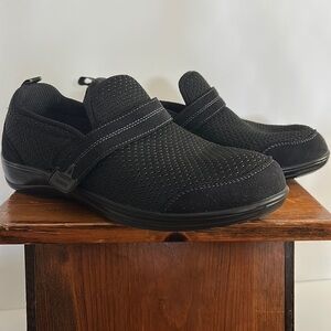 NWOT Orthofeet Quincy Women’s Casual Orthopedic shoes, black, size 11.5. Wide